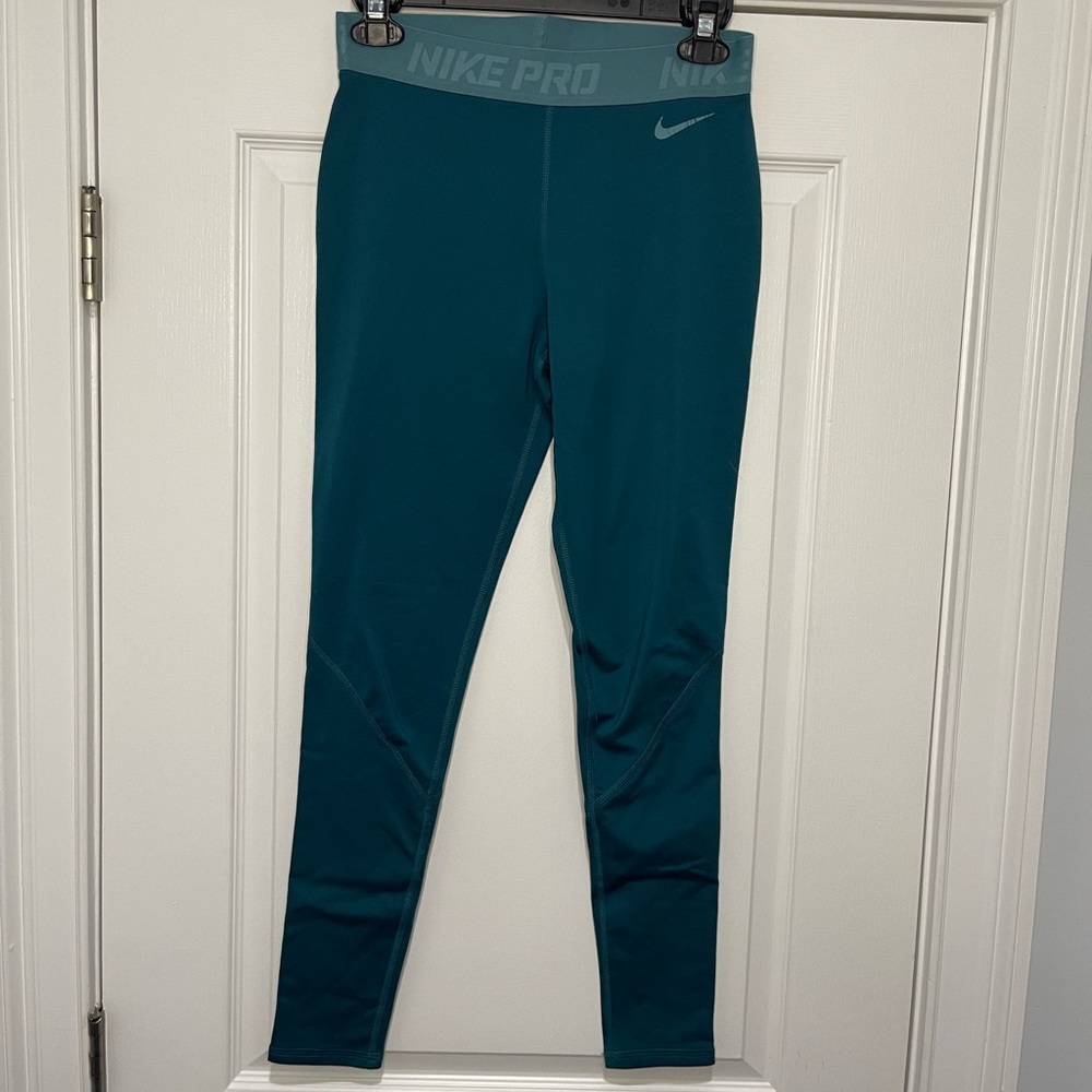 Women’s Nike Pro leggings